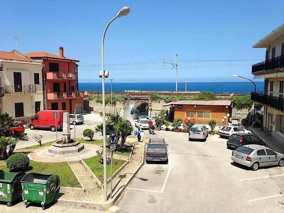 A Tre Passi Dal Mare Con Parcheggio Gratuito Apartment Gioiosa Marea